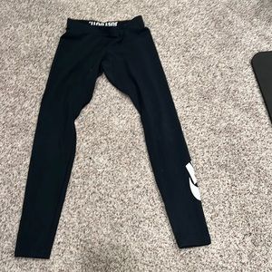 Nike pant. Size Small. Can bundle with others. Barely worn.